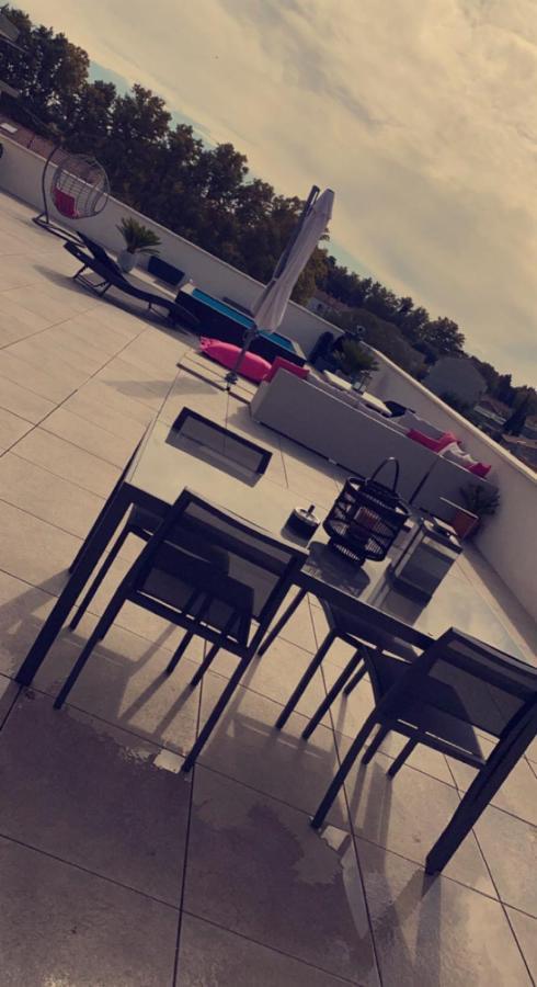 Appartement Rooftop Avec Piscine Avignon Exterior foto